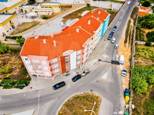 Renovated 1-Bedroom + 1 Apartment with Terrace, Comfort, and Quality | Peniche