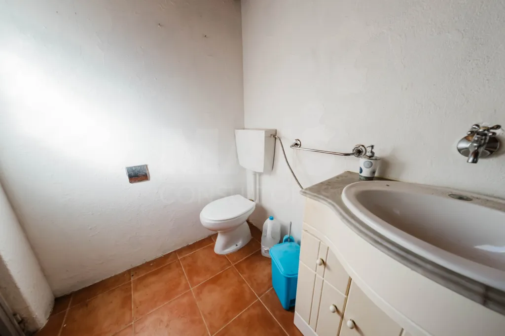3-bedroom house with a backyard in a quiet neighborhood