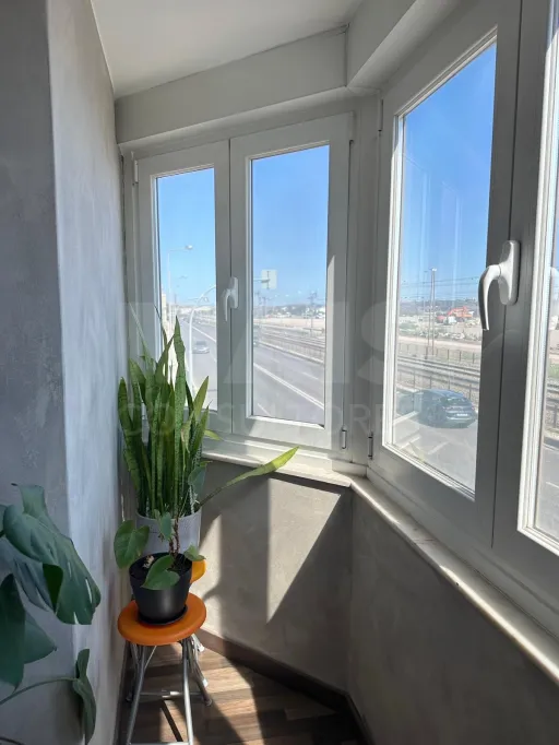 T3 Mobilado - Vista Rio e Estacionamento incluido