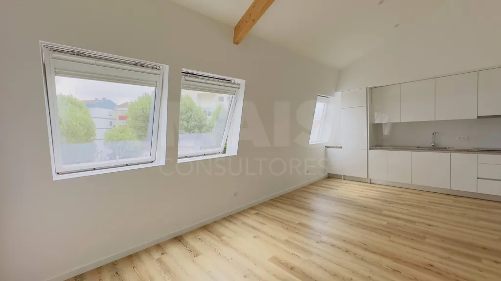 Fully Renovated 4-Bedroom Apartment | Downtown Lourinhã | Space, Elegance, and Comfort