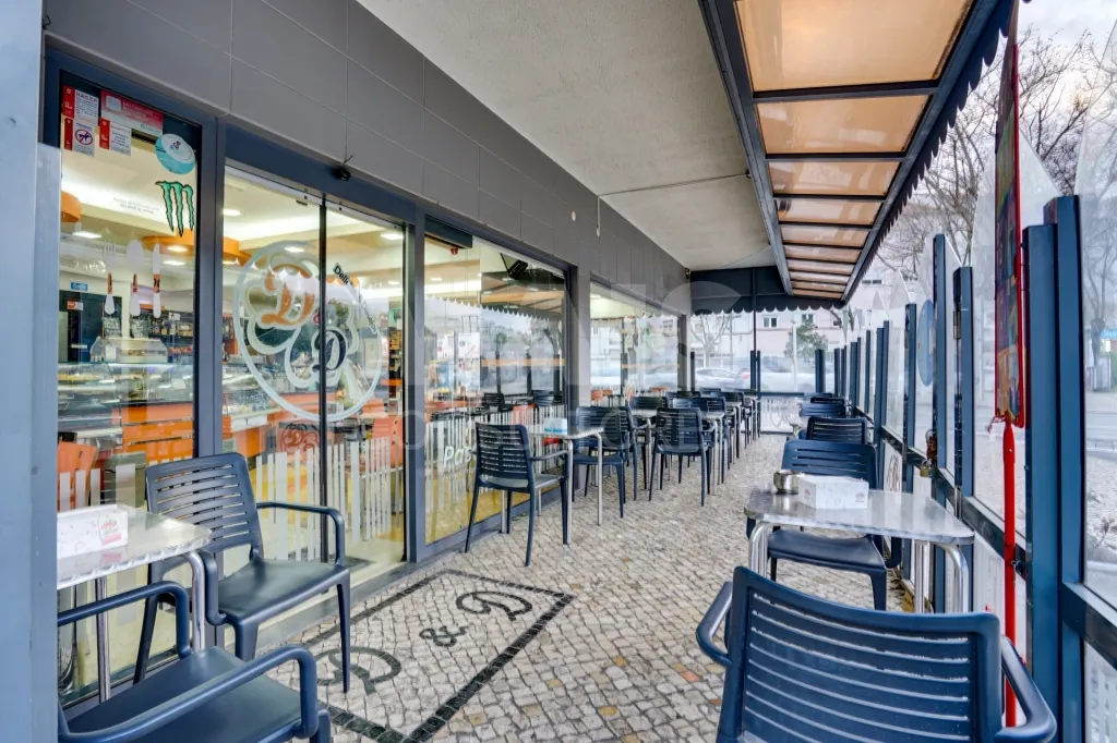 Pastelaria em Moscavide com  esplanada e fabrico próprio