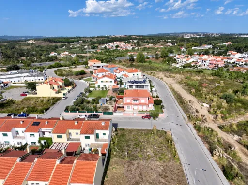 Lote urbano de 440 m² em Caldas da Rainha | Dê espaço ao seu próximo projeto