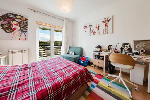 Moradia T3 com Excelente Exposição Solar e Potencial de Investimento a Poucos Minutos da Praia em Atouguia da Baleia