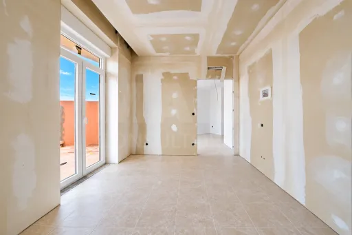 Renovated 1-Bedroom + 1 Apartment with Terrace, Comfort, and Quality | Peniche
