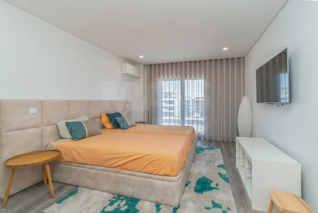 T4 Duplex com Vista Panorâmica sobre o Rio Tejo e Lisboa | Montijo