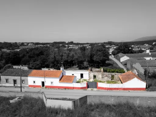 SPACE, PRIVACY, AND VERSATILITY | A HOME WITH OVER 300 m² IN TURQUEL
