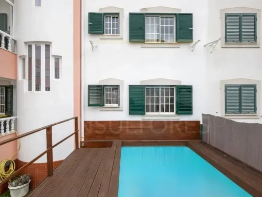 Moradia T5 com Piscina, Garagem e Sala de Jogos – Vale Fetal, Margem Sul