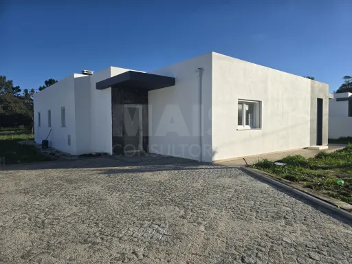 Moradia nova com piscina | Caldas da Rainha