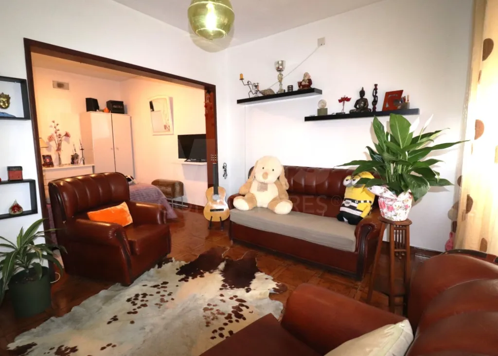 Moradia Térrea T2+1 com Garagem, sótão e terreno com 500 m2 em Vale Mansos, Coruche