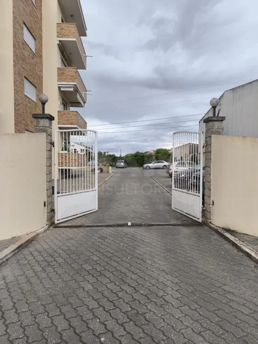 Apartamento T3 inserido em condomínio fechado no Porto Alto / Samora Correia