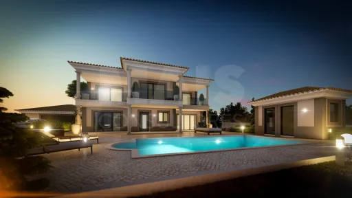 Moradia T4 nova com piscina em terreno de 2200m2