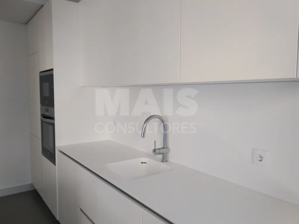 Apartamento T4 Remodelado em Cedofeita (Santo Ildefonso), Porto
