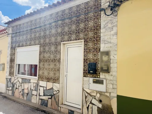 Store in the historic center of Samora Correia