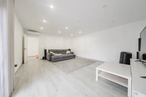 Moradia T3 Térrea Moderna em terreno c/ 2.610m2