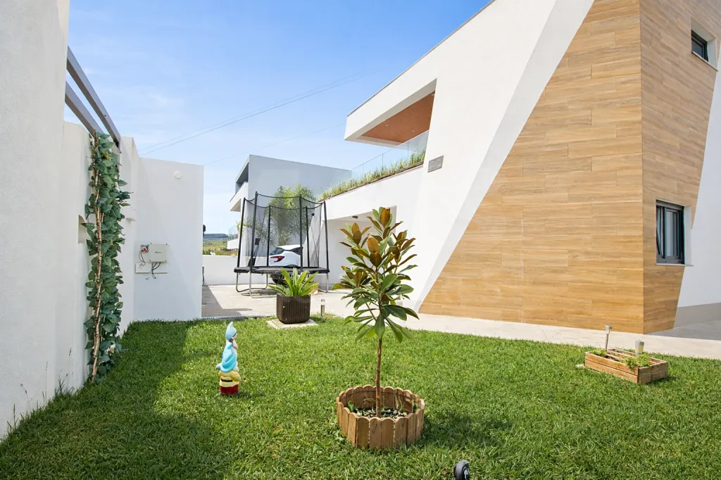 Moradia T5 de Luxo com Piscina a 15 Minutos de Lisboa