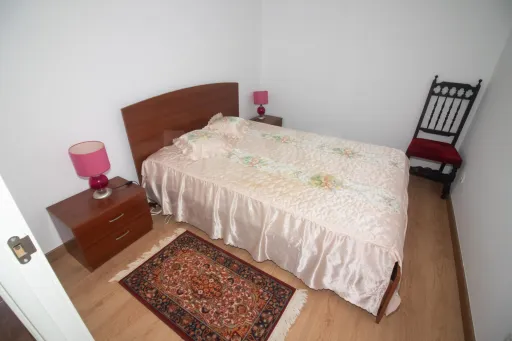 Moradia T2  com Logradouro em Cabanas de Chão