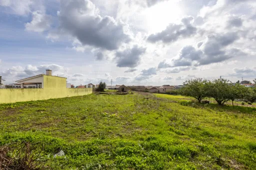 Moradia Térrea para Reabilitar com Terreno, Vista Mar e Vista Sítio da Nazaré – Bárrio, Alcobaça