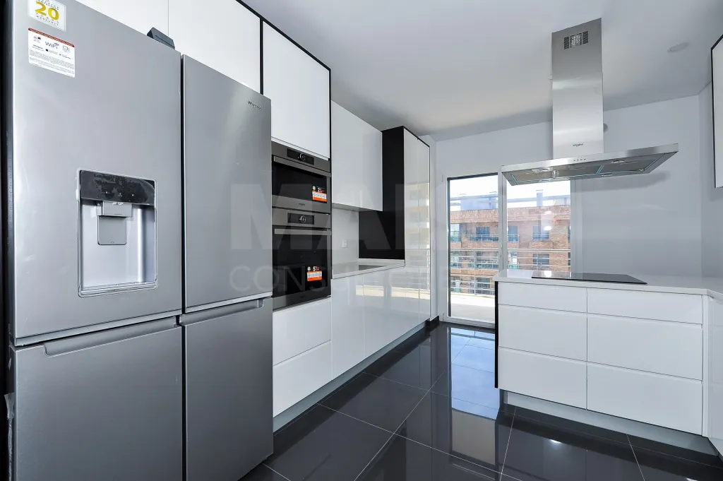 T3 com Box para 2 carros | Colinas do Cruzeiro, Odivelas