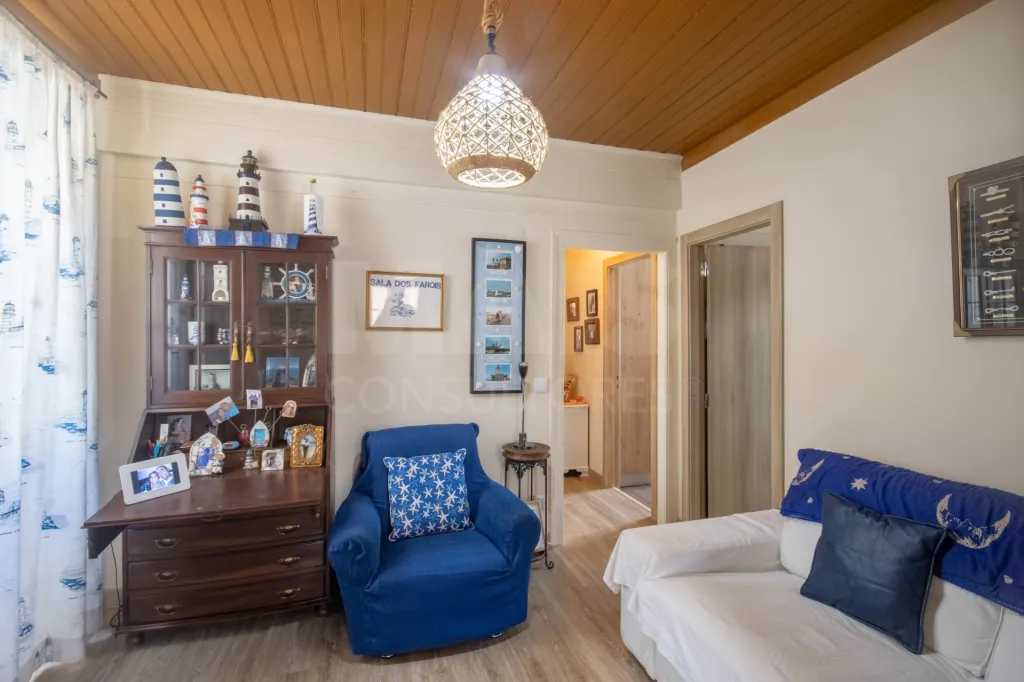 Moradia T2 + 1 com armazém de 138m²