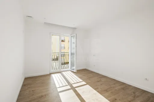 Apartamento T3 Novo com garagem -- Santa Bárbara