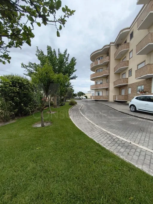 Apartamento T3 inserido em condomínio fechado no Porto Alto / Samora Correia