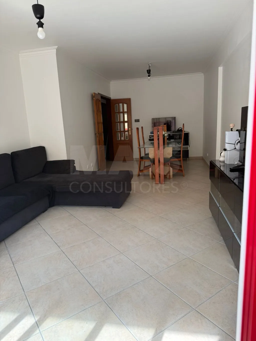 Apartamento T2 na Póvoa de Santa Iria com parqueamento e terraço