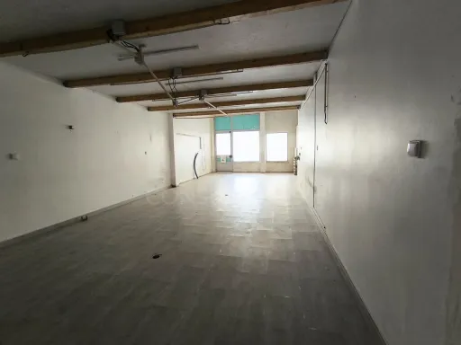 Store in Loures of 83m² fraction B