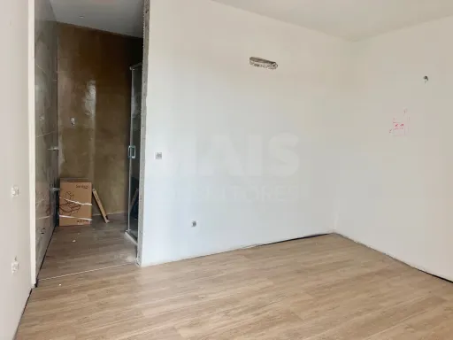 Apartamento T3 em Lourinhã, com Varanda Privativa de 32 m² + Garagem