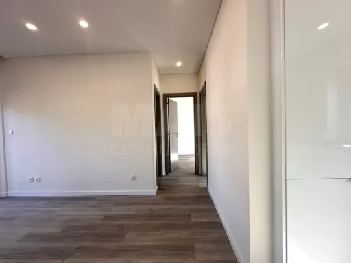 Apartamento T2 Totalmente Remodelado em Alvalade