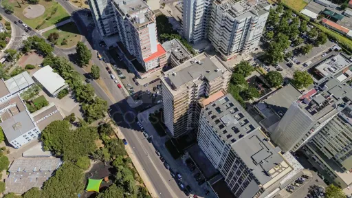 Oportunidade T4 Varandas, Estacionamento e Arrecadação no Restelo