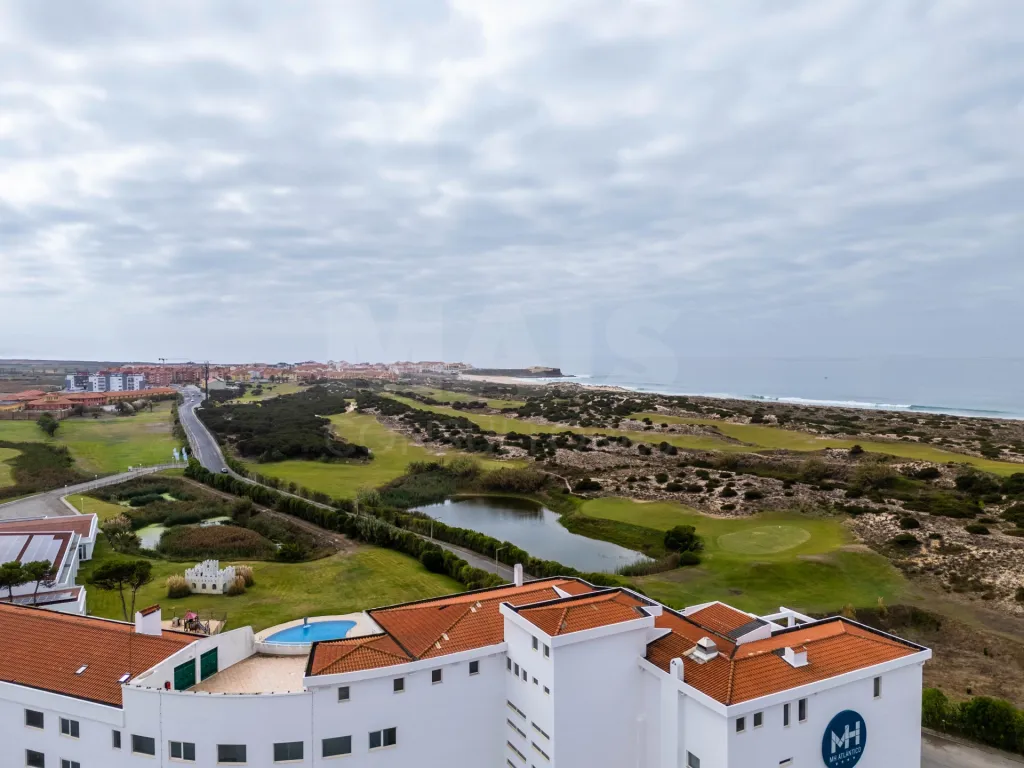 Moradia T3 no Casal Moinho – a 5 minutos a pé da Praia dos Supertubos!