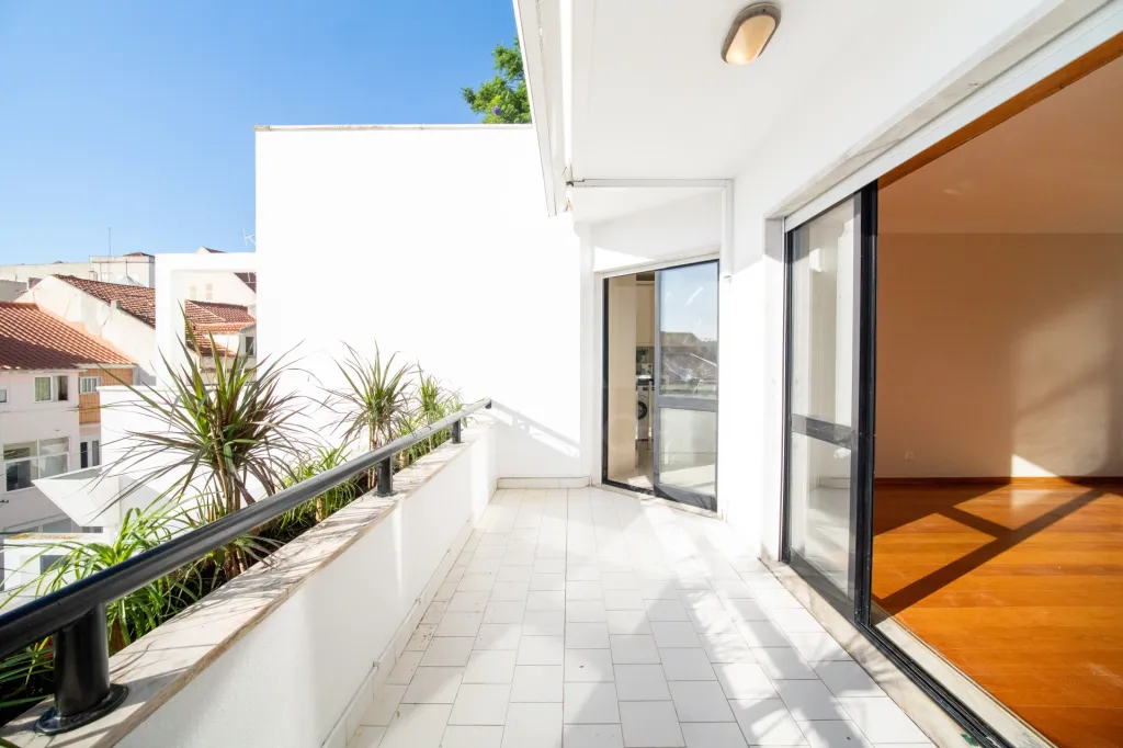 T2+1 em Condomínio Privado | 167 m² | 2 Lugares de Garagem | Jardim do Torel