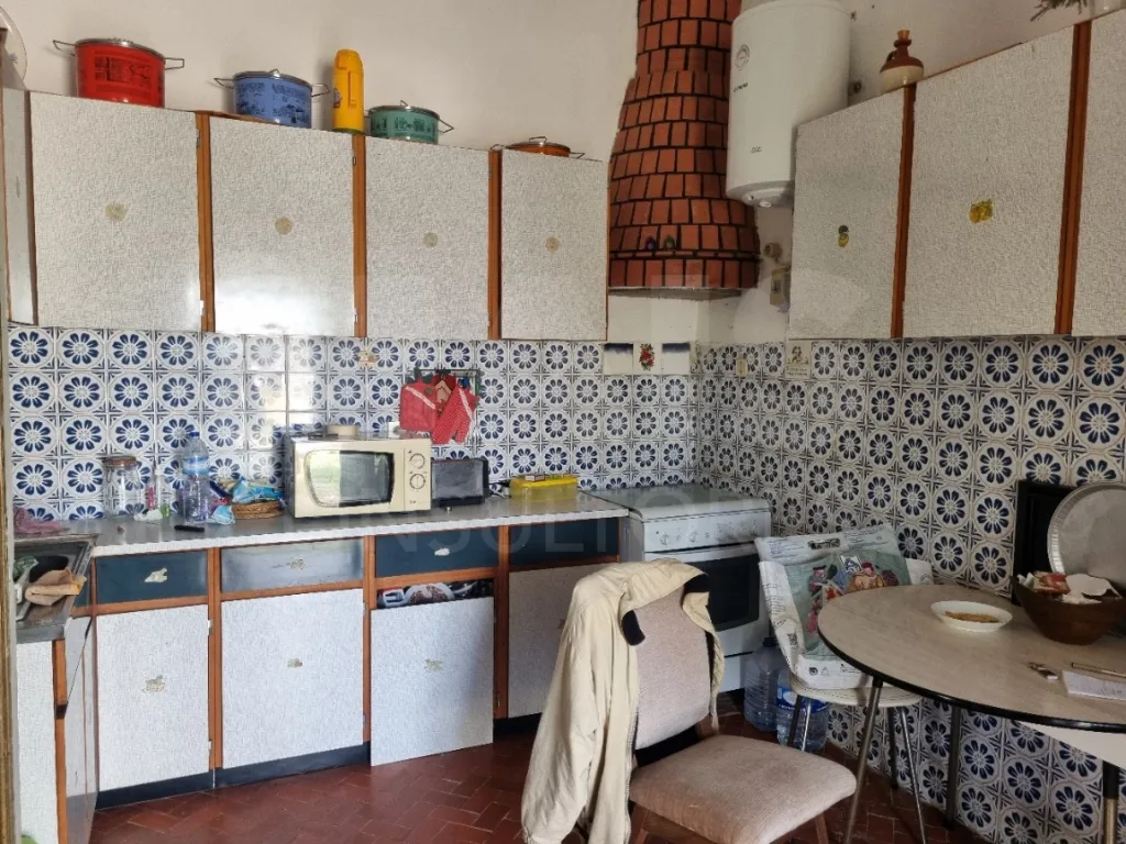 Moradia T4 com piscina, no centro da  Concavada em Abrantes