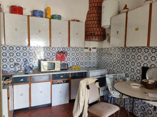 Moradia T4 com piscina, no centro da  Concavada em Abrantes