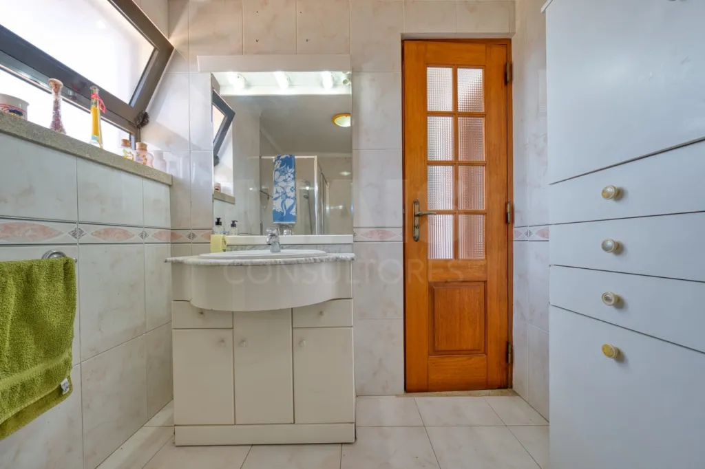 Moradia T4 Bi Familiar no Couço