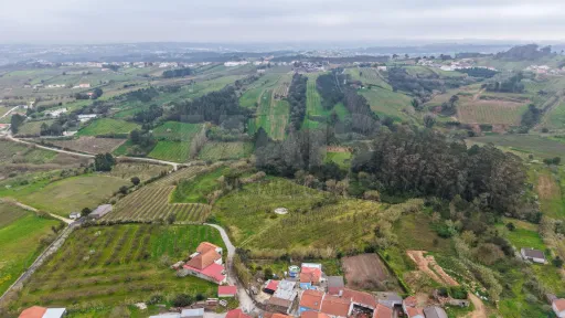 Terreno no centro da Usseira