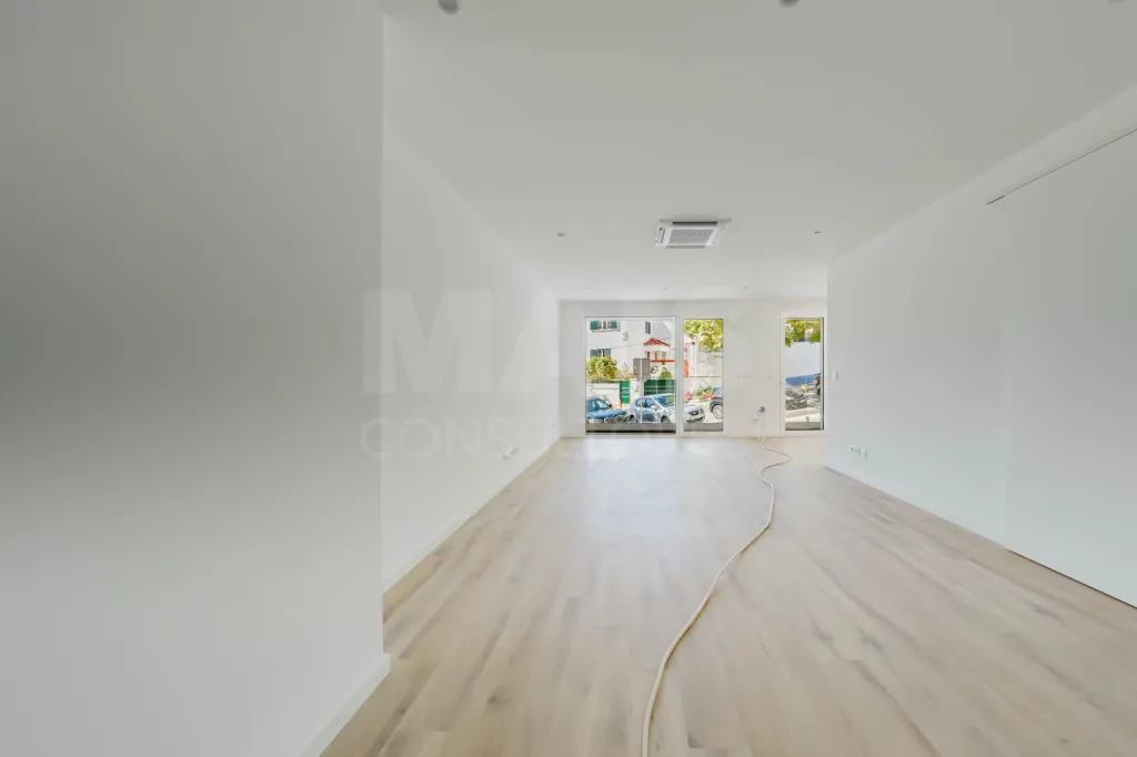 Apartamento T2 na Nazaré c/ 2 lugares de garagem