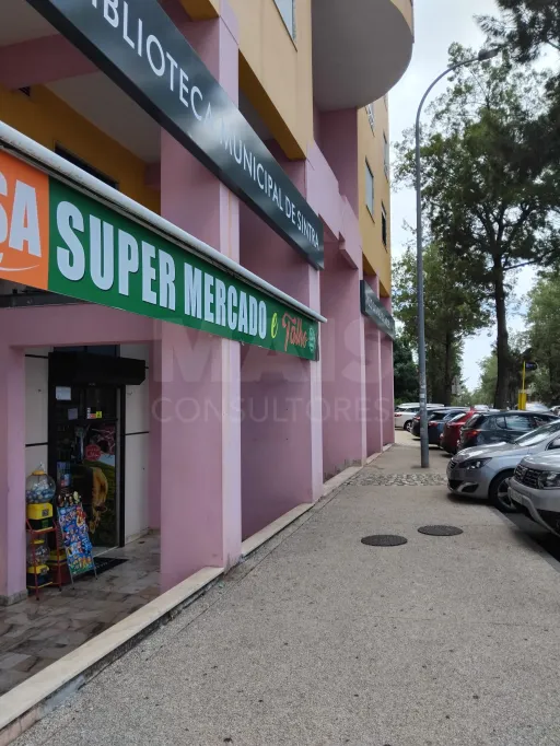 Trespasse de supermercado em Rio de Mouro
