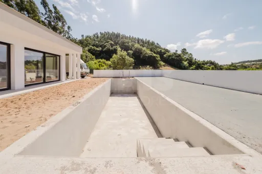 Moradia térrea T3 Moderna com Piscina e Jardim na Ribeira dos Amiais