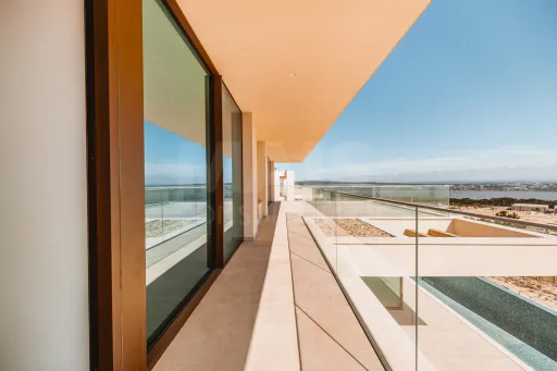 Moradia T5 com Piscina - Vista Golfe e Mar