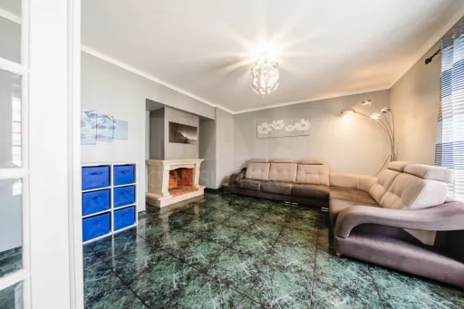 Moradia T4 em Olho Marinho | 260m² | Lote 734m²