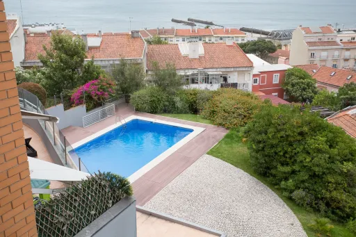 T3+1 Algés, duplex vista mar, condomínio fechado e piscina