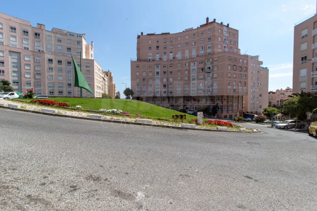 Apartamento T2 | Avenida de Fitares  - Rinchoa – Rio de Mouro - Sintra