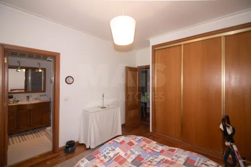 Apartamento T4 no Carregado