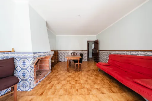 2-Bedroom Apartment with Private Backyards and Garage, 900 m from São Bernardino Beach