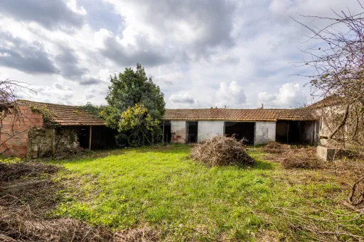 Moradia Térrea para Reabilitar com Terreno, Vista Mar e Vista Sítio da Nazaré – Bárrio, Alcobaça