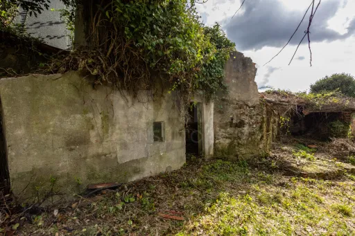 Moradia Térrea para Reabilitar com Terreno, Vista Mar e Vista Sítio da Nazaré – Bárrio, Alcobaça