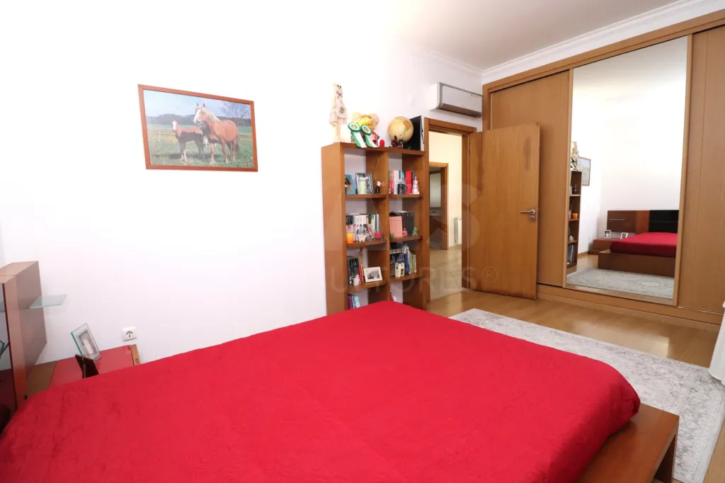 Moradia Térrea T4 Isolada, com Terreno e Garagem Samora Correia