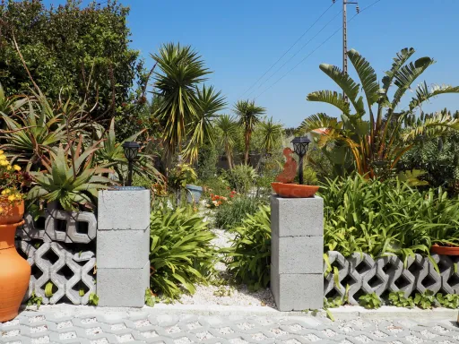 Moradia T2 na Cela com um excelente espaço exterior