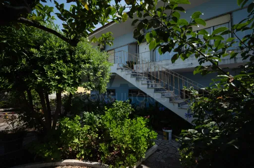 Moradia Bifamiliar no Cadaval com terreno de 1880m2